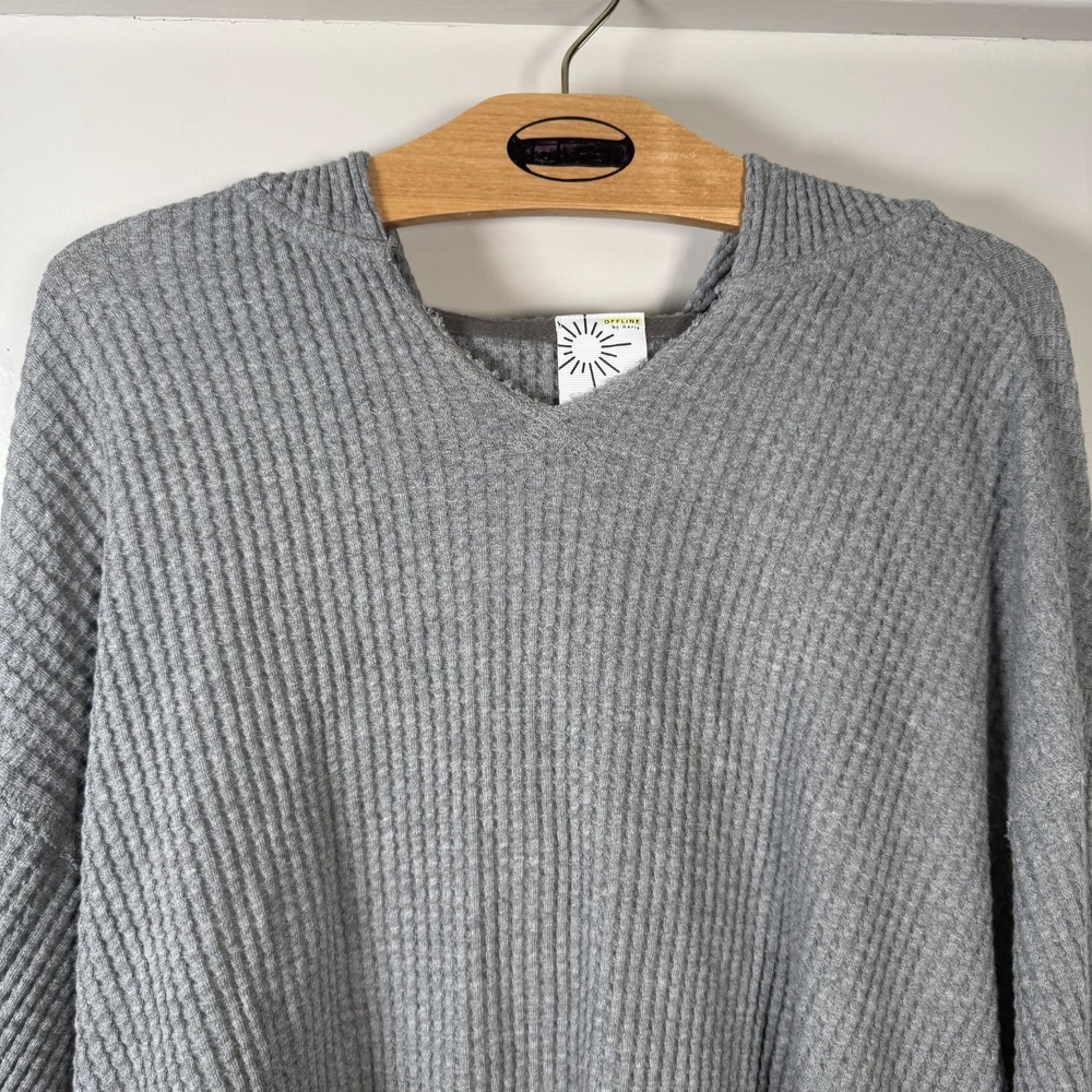 OFFLINE by Aerie Sweater Womens M Gray Waffle Knit Hooded Hi-Low Hem Thumbholes - Picture 3 of 13
